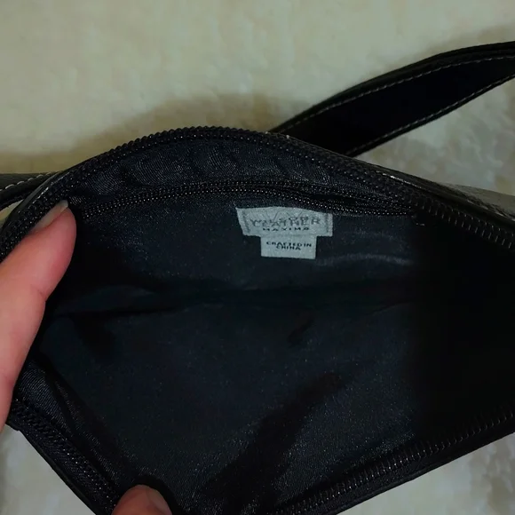 Wilson's Leather Maxima Black Leather Purse/Bag - Picture 10 of 12